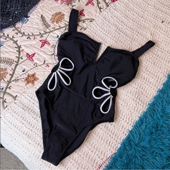 Tuckernuck x Seamolly Black and White One Piece Swimsuit - Picture 3 of 4